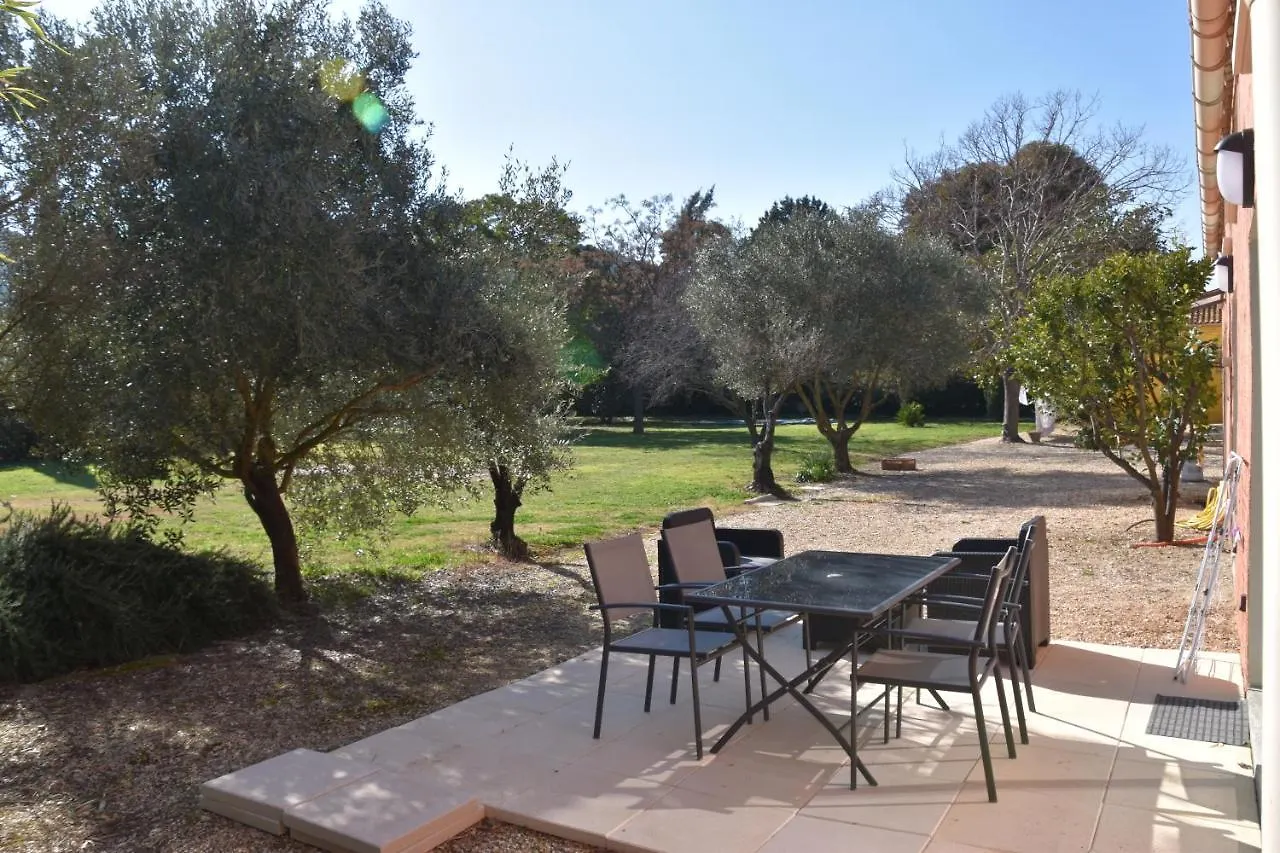 Lumineux Deux Pieces En Rez De Jardin Lägenhet Hyères Frankrike